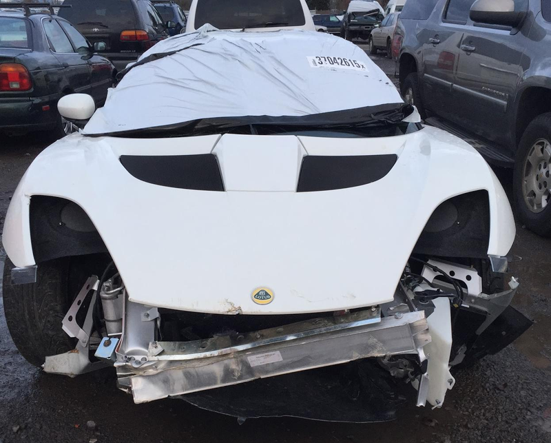 Illustration for article titled How To Turn A Totaled Lotus Evora Into The World's Best Daily DriverÂ